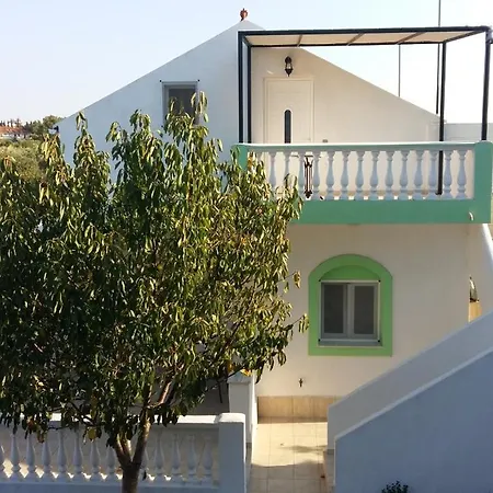 Natalya Ληξούρι